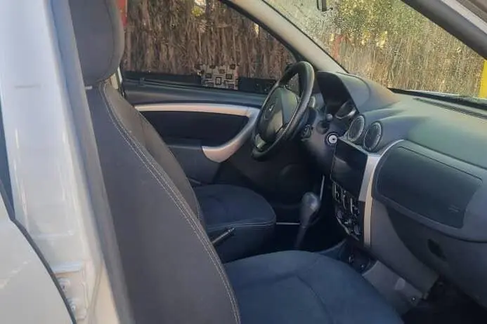 رنو،  داستر