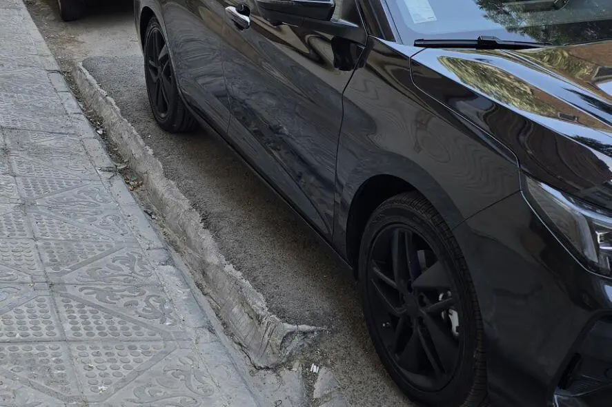 کی ام سی  J7