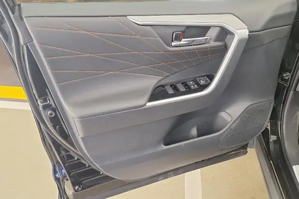 تویوتا، راوفور هیبرید