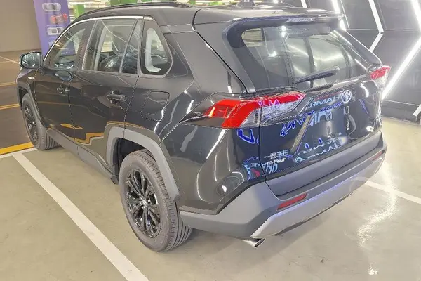 تویوتا، راوفور هیبرید