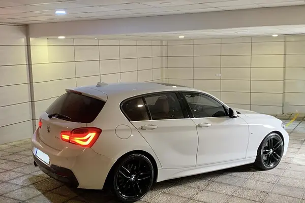 ب ام و، سری 1 هاچ بک