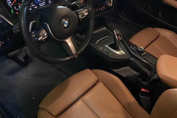 ب ام و، سری 1 هاچ بک