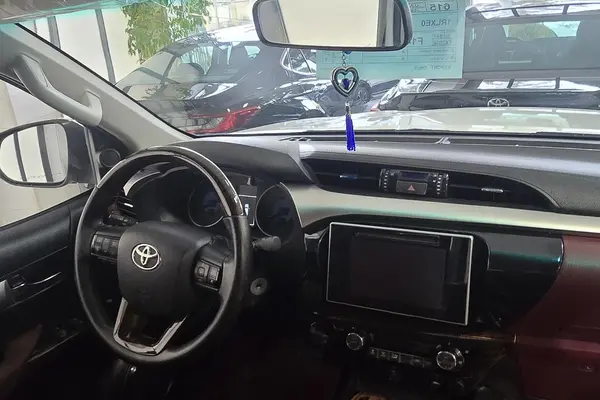 تویوتا، هایلوکس دو کابین