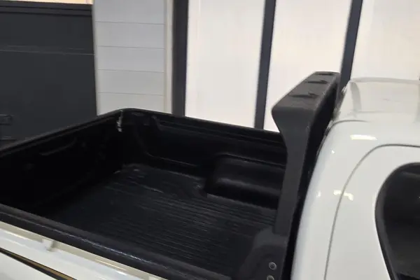 تویوتا، هایلوکس دو کابین