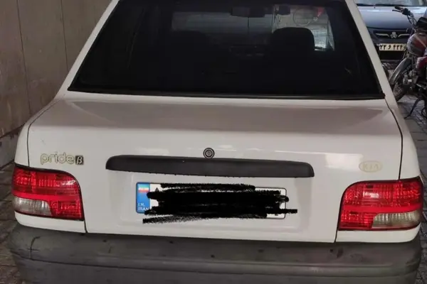 پراید، صندوق دار