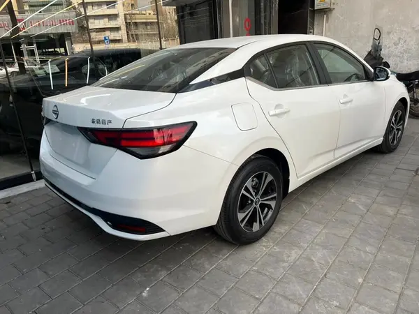 نیسان، سیلفی