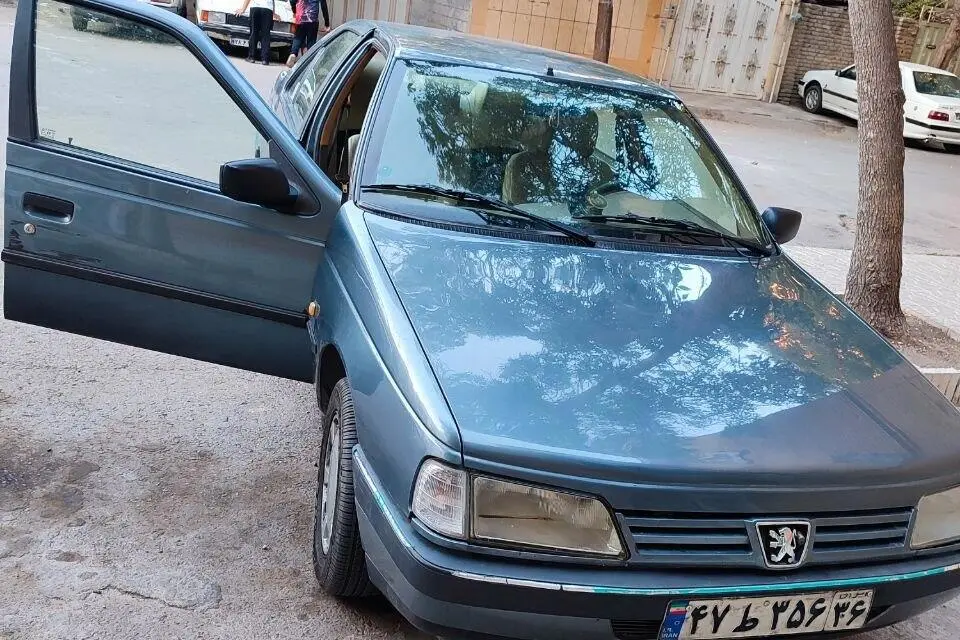 پژو،  405
