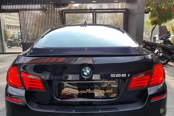 ب ام و، سری 5 سدان