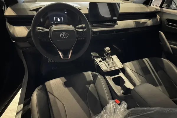 تویوتا، کرولا کراس هیبرید