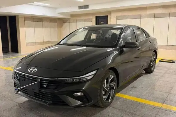 هیوندای  النترا