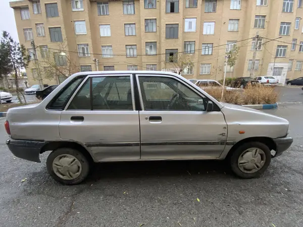 پراید، صندوق دار