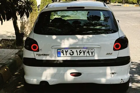 پژو، 206
