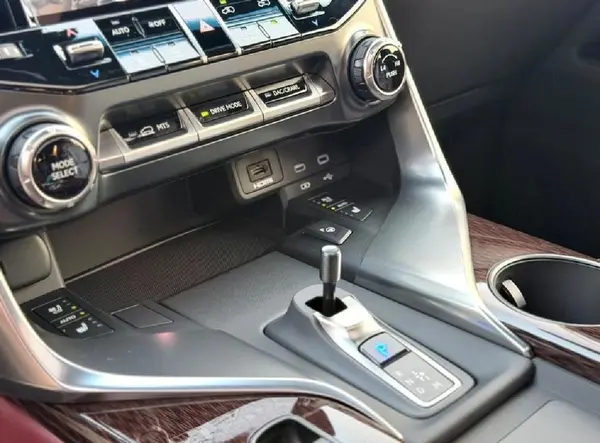 لکسوس  LX