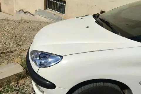 پژو، 206