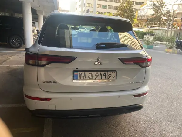 میتسوبیشی، اوتلندر