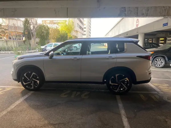 میتسوبیشی، اوتلندر