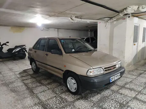 پراید، صندوق دار