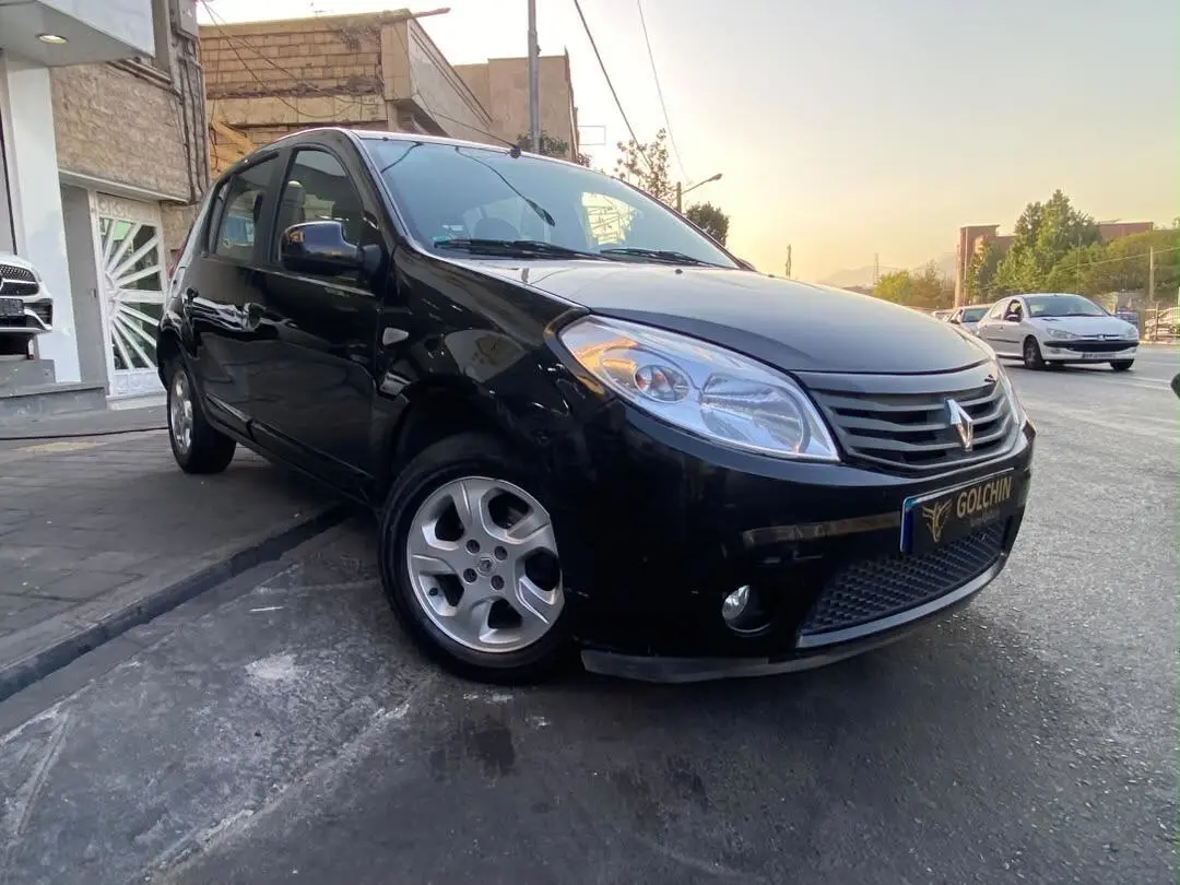 رنو،  ساندرو