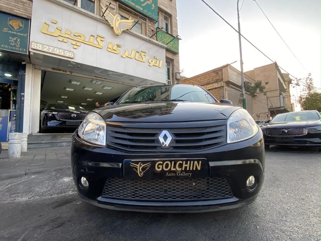 رنو،  ساندرو