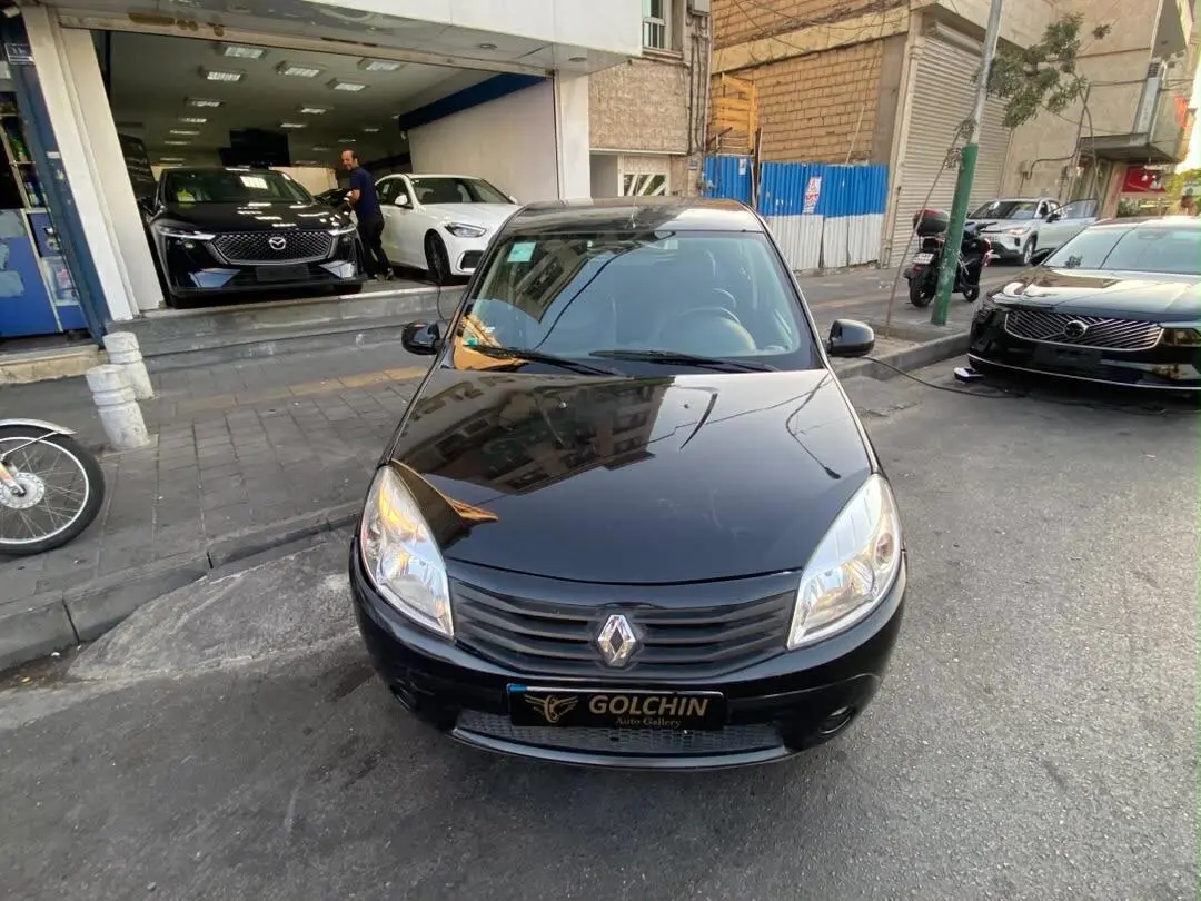 رنو،  ساندرو