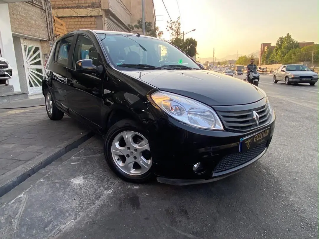 رنو،  ساندرو