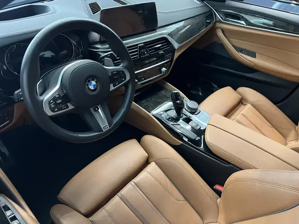 ب ام و، سری 5 سدان