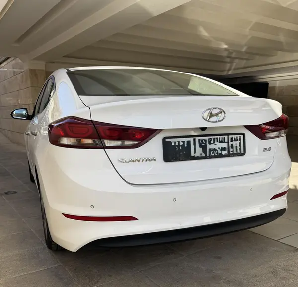 هیوندای، النترا