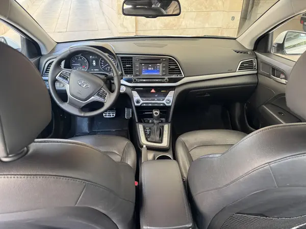 هیوندای، النترا