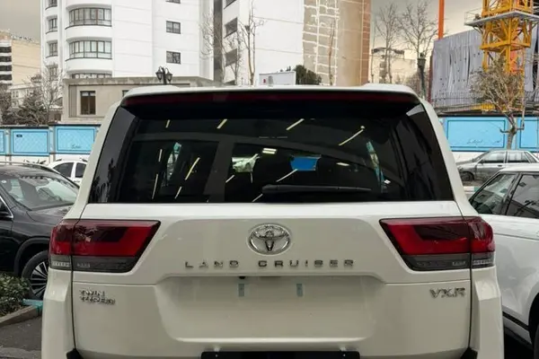 تویوتا، لندکروز چهار در