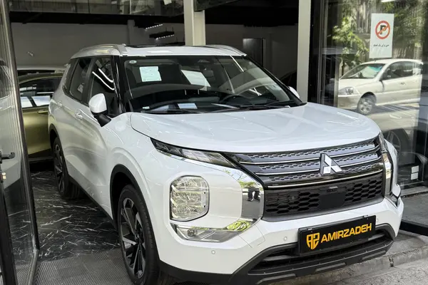 میتسوبیشی، اوتلندر