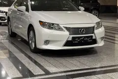 لکسوس، ES