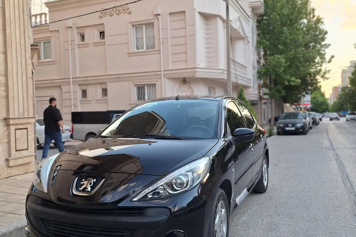 پژو،  207