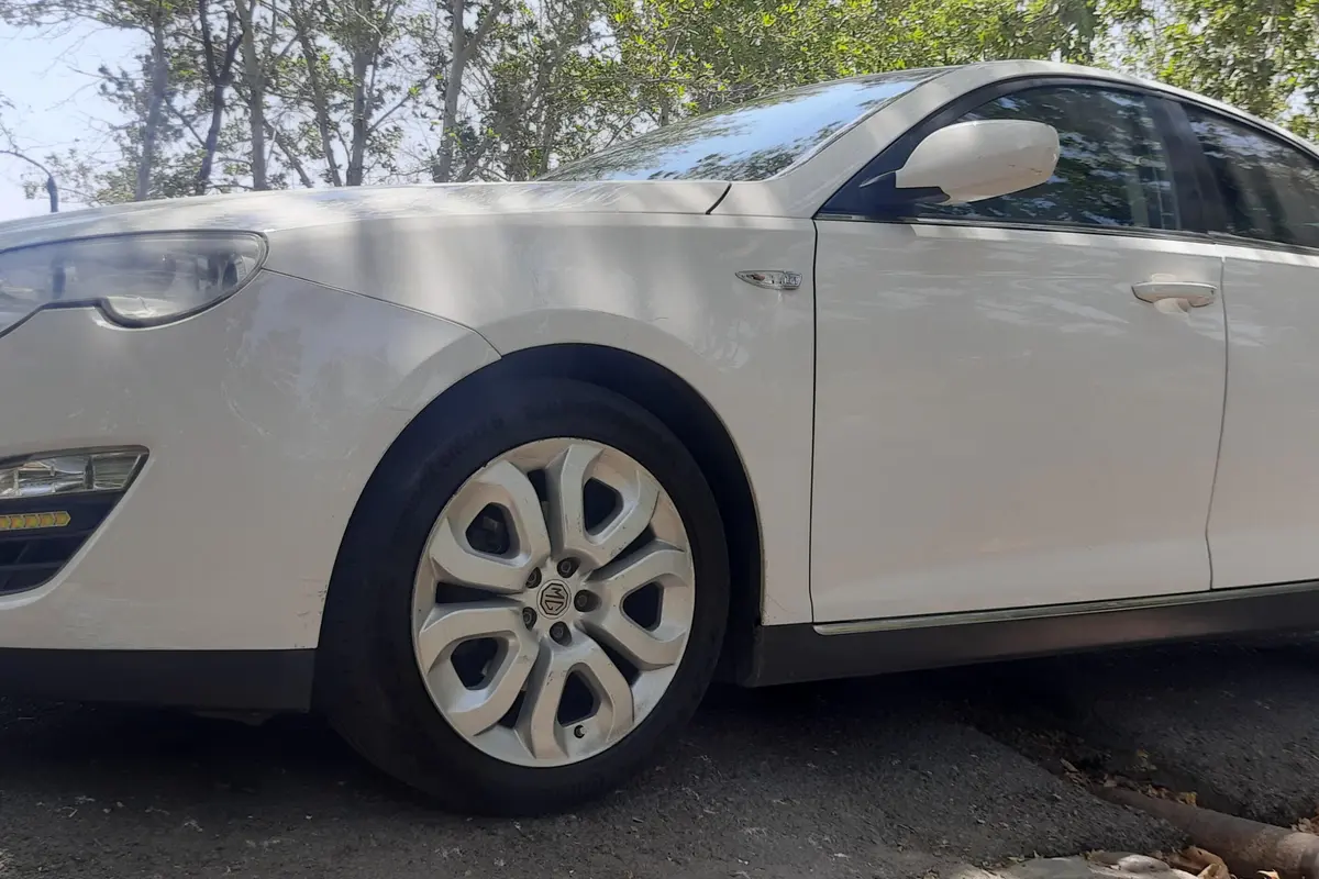 ام جی،  550