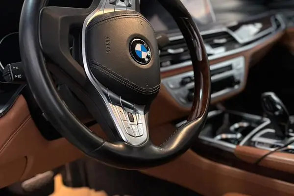 ب ام و، سری 7