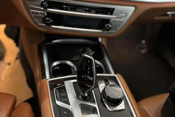 ب ام و، سری 7