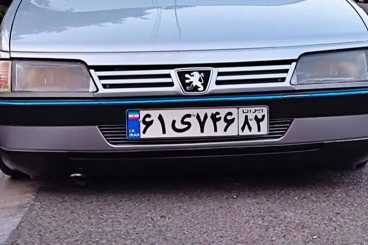 پژو،  405