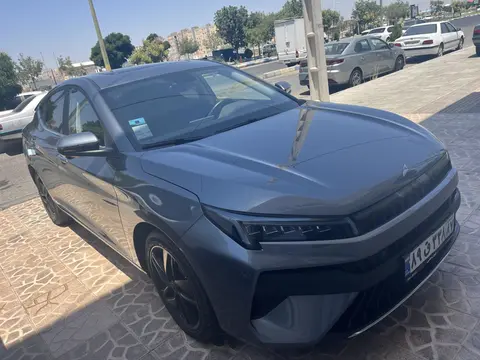 کی ام سی، J7