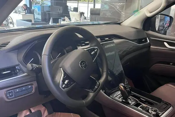 پیش فروش نیسان، ترا