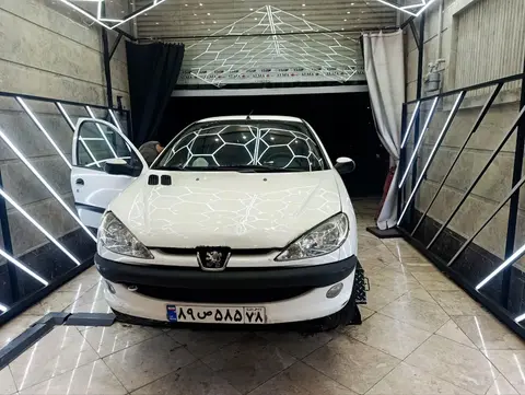 پژو، 206
