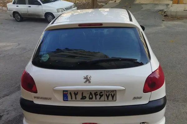 پژو، 206