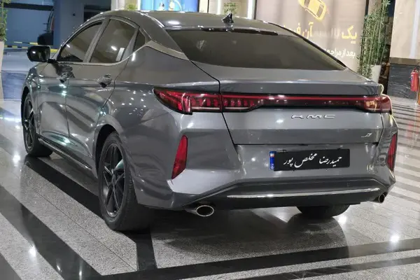 کی ام سی  J7