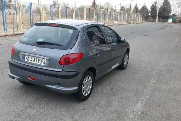 پژو، 206