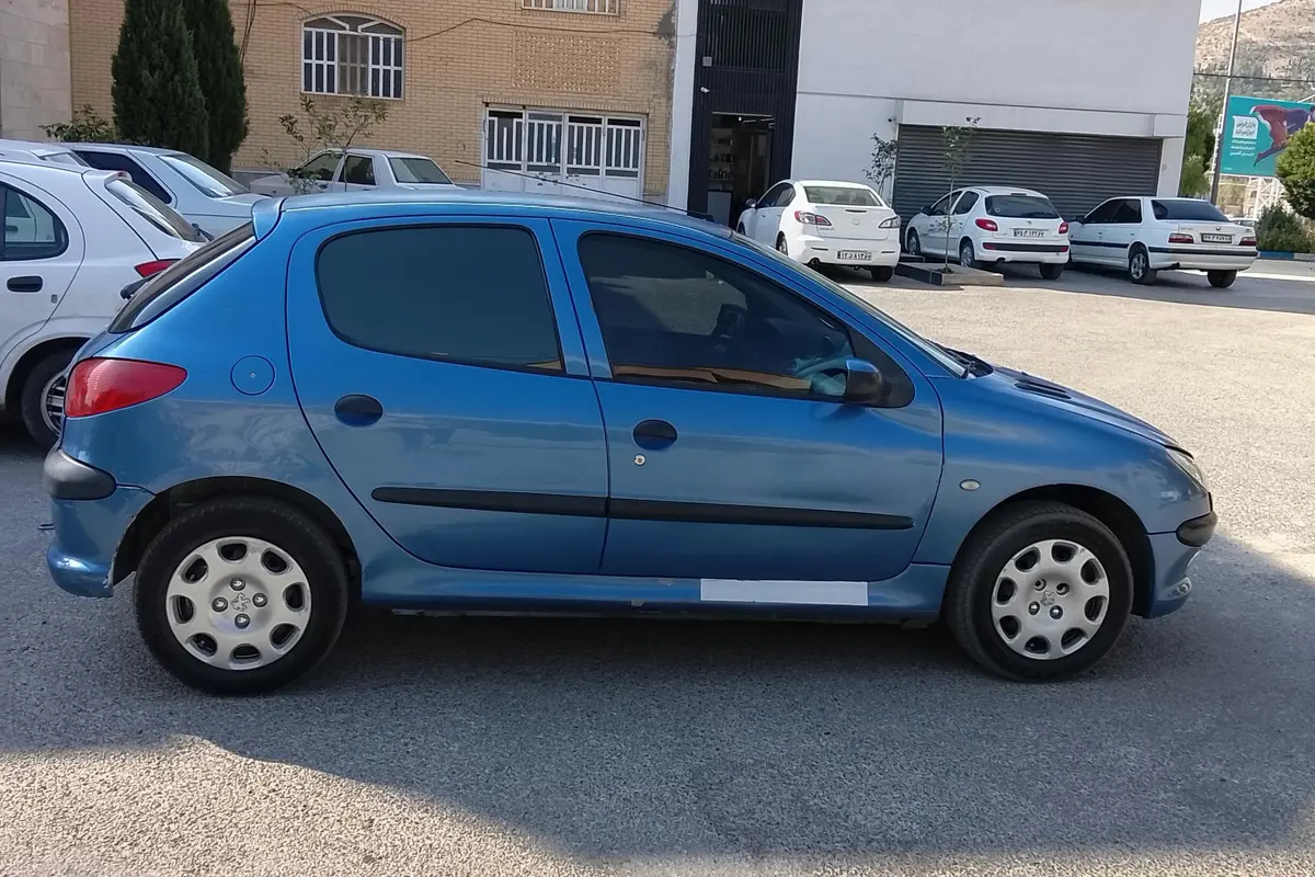 پژو،  206