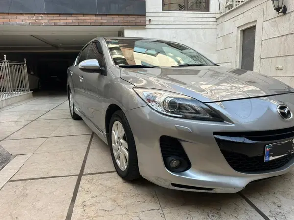 مزدا، 3 نیو صندوق دار