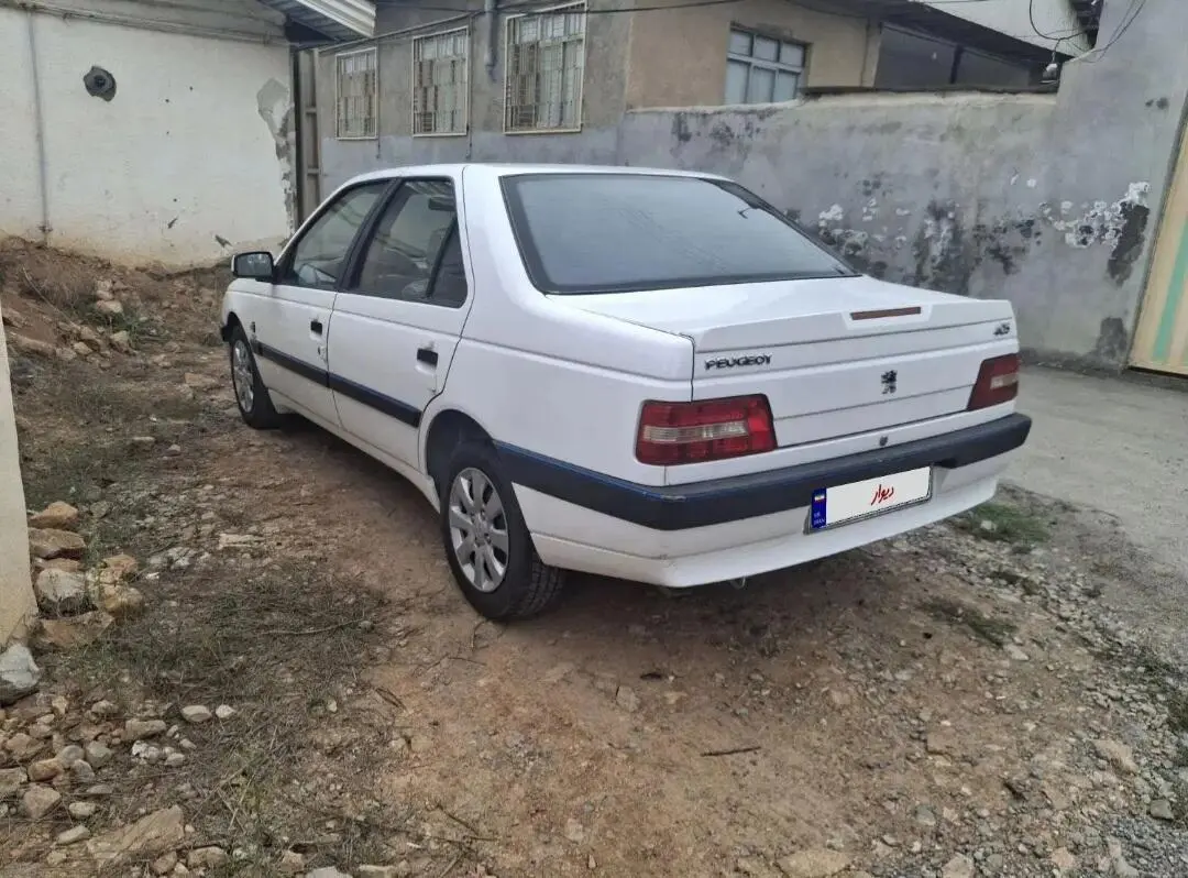 پژو،  405