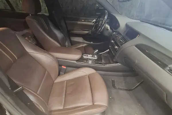 ب ام و  X4