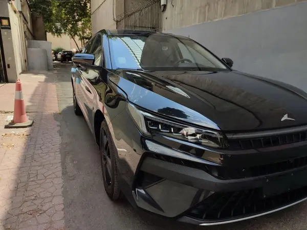 پیش فروش کی ام سی، J7