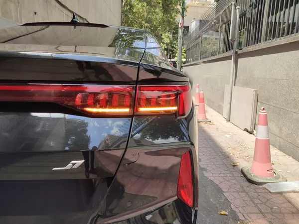 پیش فروش کی ام سی، J7