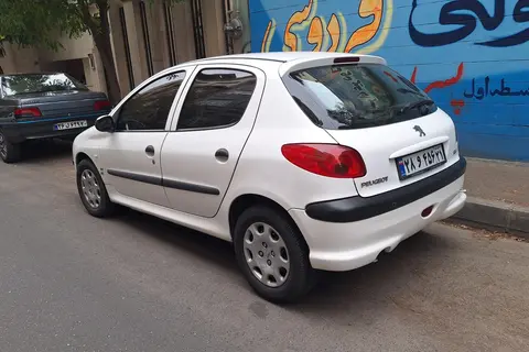 پژو، 206