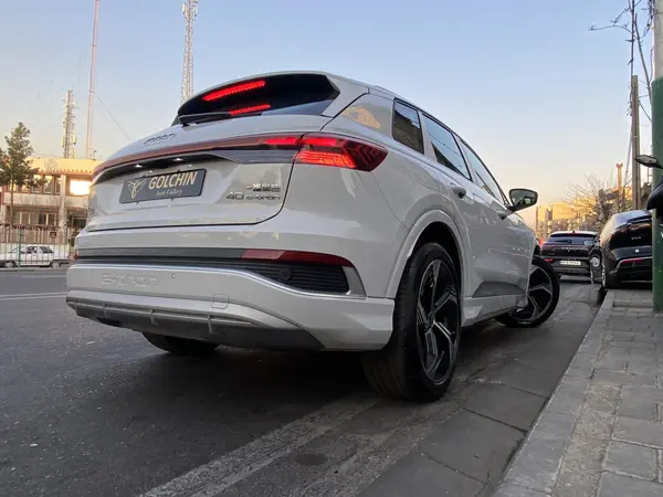 آئودی، Q4 e-tron